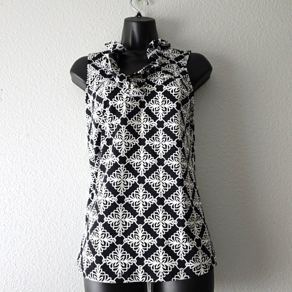 Anthony's Ruffle V Neck Tank Top Black and White. Size Large